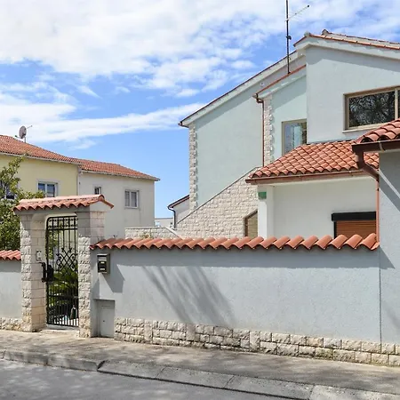 Vilim 2226 * Πούλα